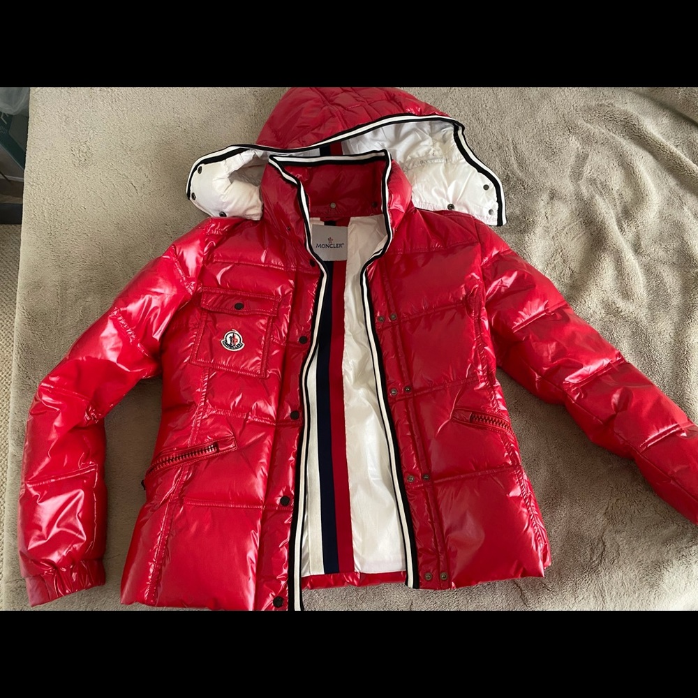 COPY - Moncler Puffer Red Size Small
